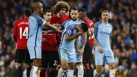 FOTO: Insiden Fellaini Vs Aguero di Derby Manchester