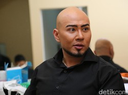 Deddy Corbuzier Pamer Pacar Baru, Sabrina Beri Balasan