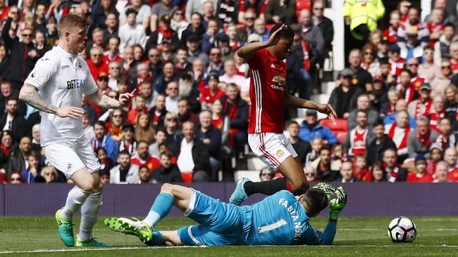 Jose Mourinho mengaku puas dengan penampilan MU saat ditahan imbang Swansea. The Spesial One mengaku skuat MU kelelahan.