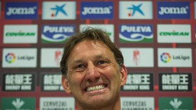 Tony Adams Gagal Pertahankan Granada di La Liga