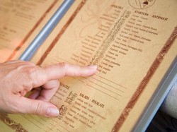Duh! Wanita Ini Kena Diskriminasi karena Pesan Makan Terlalu Banyak