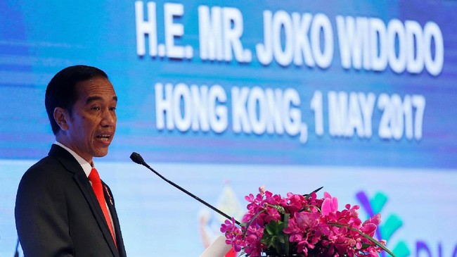 Presiden Joko Widodo melakukan lawatan ke Hong Kong guna meyakinkan para pebisnis di Hong Kong untuk berinvestasi di Indonesia.