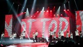 Pesona Panggung Konser BTS BTS memesona ARMY dalam konsernya di ICE BSD, Tangerang Sabtu (29/4) lalu. Mereka berjanji itu bukan kali terakhir menginjakkan kaki ke Indonesia.