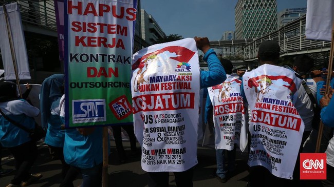 Ribuan buruh akan berunjuk rasa di depan istana negara menuntut perbaikan jaminan kesehatan dan upah layak memperingati Hari Kerja Layak Internasional.
