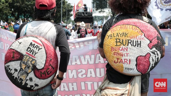 Anak Buah Luhut Sebut Tuntutan Upah Tinggi Bisa Rugikan Sektor Bisnis Wakil Ketua DEN Mari Elka Pangestu mengomentari tuntutan UMP tinggi dari sejumlah pekerja berpotensi melahirkan masalah baru.
