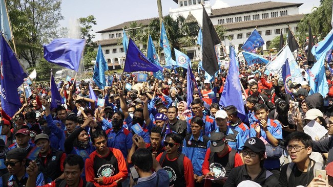 Kadisnaker Kota Bandung mengatakan pada 1 Mei nanti di sana tak ada aksi hari buruh yang turun ke jalan.