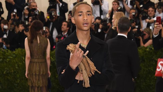 Jaden Smith Gandeng Potongan Rambut Gimbal Di Met Gala