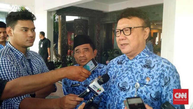 Kebebasan berserikat dalam bentuk ormas seperti HTI, menurut SETARA Institute, memang dijamin UU. Namun jika bertentangan, HTI perlu dibatasi perkembangannya.