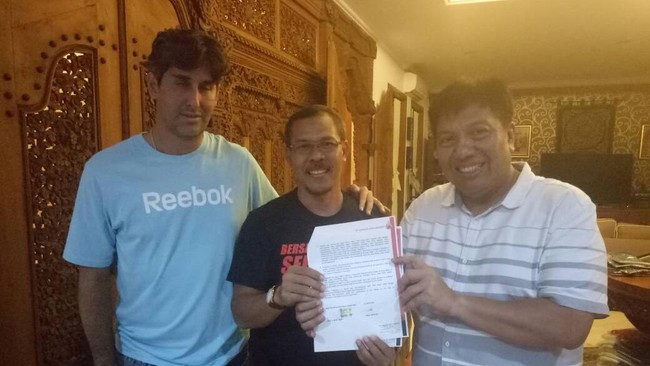 Persija Jakarta akhirnya mendapatkan sosok asisten pelatih tim Macan Kemayoran yang baru, Mustaqim, mendampingi pelatih Stefano 'Teco' Cugurra.