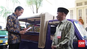 Oleh-Oleh dan Kecintaan Jokowi terhadap Buku