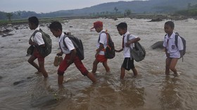 Melawan Kesenjangan dari Bangku Pendidikan