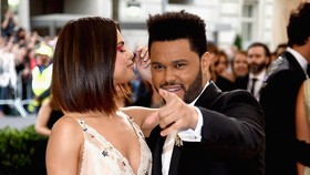 6 Alasan Sebaiknya Tak Simpan Foto Bersama Mantan