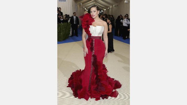 Dominasi Warna Merah di Perayaan Met Gala 2017