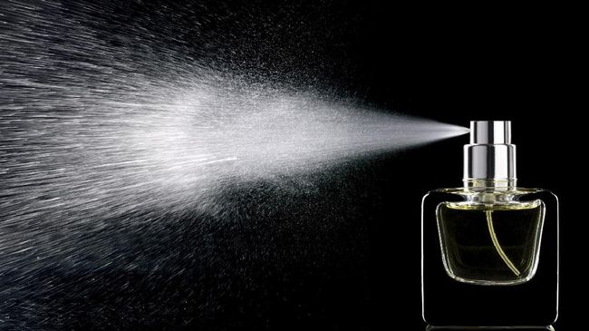 Karena erat kaitannya dengan mood dan emosi, memilih parfum memang tak bisa sembarang. Ada tiga hal yang harus diperhatikan agar beli parfum sesuai kepribadian.