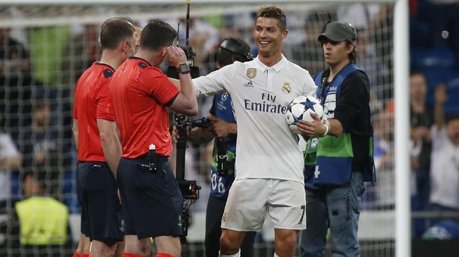 Hattrick Cristiano Ronaldo ke gawang Atletico Madrid pada leg pertama semifinal Liga Champions menghadirkan rekor dan sejumlah fakta menarik.