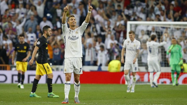 Penyerang Real Madrid Cristiano Ronaldo mengatakan tak perlu menjadi seorang striker untuk mencetak banyak gol untuk tim yang dibelanya.
