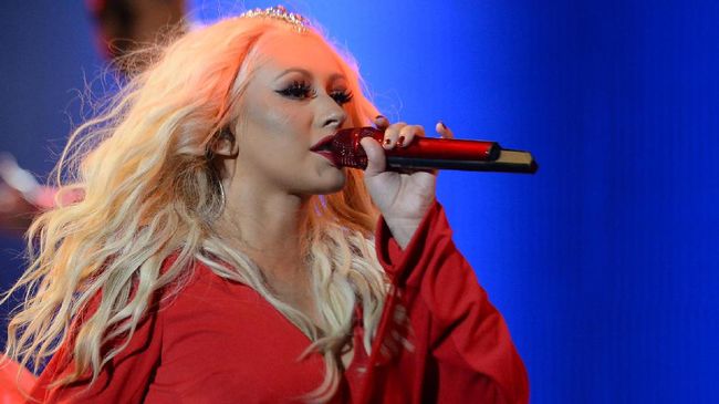 Christina Aguilera ditolak oleh band lokal ketika ia mengajukan diri untuk bergabung bersama mereka di atas panggung.