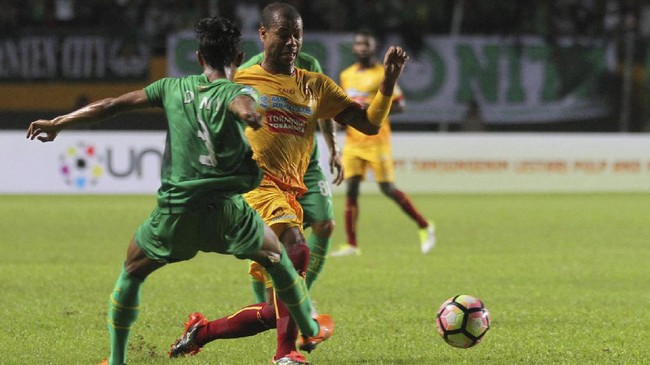 Yanto Basna, Maldini Pali, dan Hilton Moreira mengalami cedera sehingga dikhawatirkan merusak performa tim Sriwijaya FC yang akan bertamu ke Lamongan.