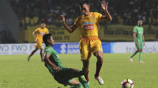 Resmi bergabung bersama Persib Bandung dari Swirijaya FC, Zalnando mengaku sebagai fan berat Maung Bandung alias Bobotoh.
