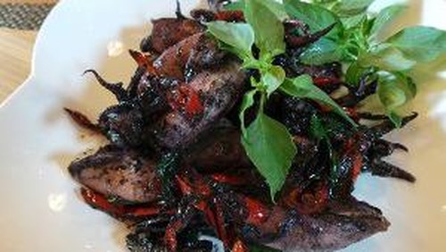 Menu Ke-9: Cumi Pedas yang Gurih Ini Enak Jadi Pelengkap Nasi Hangat Menu Ke-9: Cumi Pedas yang Gurih Ini Enak Jadi Pelengkap Nasi Hangat