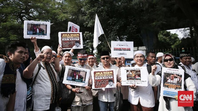 Ketua tim advokasi GNPF MUI Kapitra Ampera menilai Ahok seharusnya divonis dengan pasal 156a dengan ancaman hukuman lima tahun penjara.