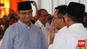 Anies Bantah Isu Sandiaga Akan Bertemu Rizieq Saat Umroh