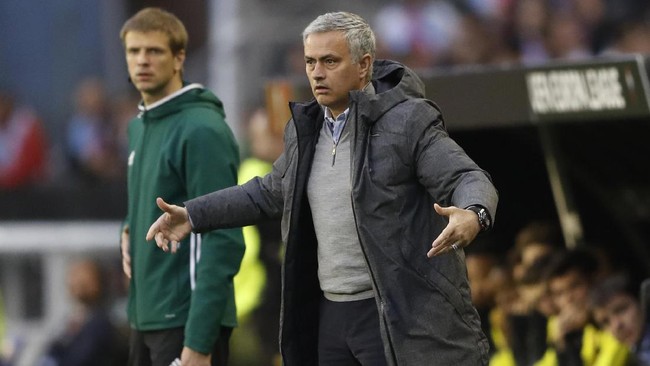 Manajer Manchester United Jose Mourinho kecewa tim asuhannya hanya mampu unggul 1-0 pada leg pertama semifinal Liga Europa di markas Celta Vigo, Kamis (4/5).