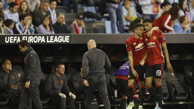 Marcus Rashford menjadi pahlawan kemenangan MU atas Celta Vigo lewat tendangan bebas. Jose Mourinho pun mengungkapkan alasannya menjadikan Rashford eksekutor.