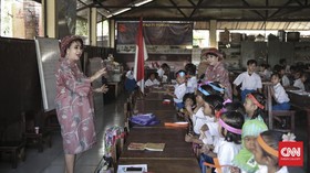 Dari Kolong Tol ke Sekolah Darurat Kartini