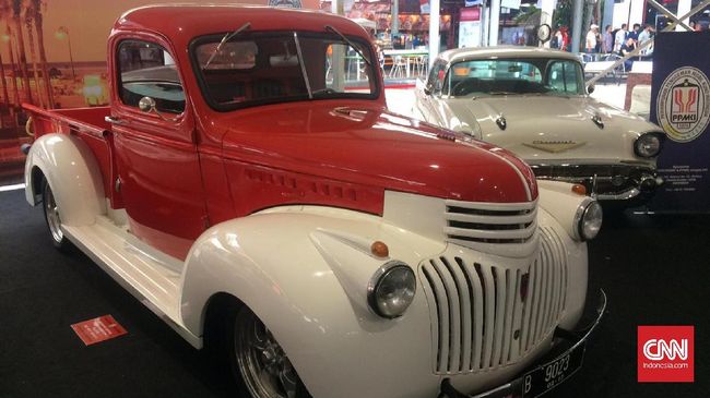 Bali Classic Motor Show II bakal digelar 14-20 Agustus 2017 dan akan memamerkan puluhan mobil dan motor kuno.
