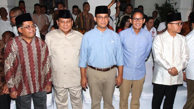 Wakil Sekretaris Jenderal Partai Demokrat Andi Arief kembali berkicau di akun twitternya, Kamis (9/8) siang. Kali ini soal rencana penggulingan Prabowo.