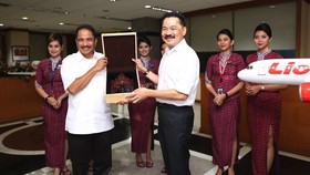 Menpar Arief Terima Saran & Laporan dari Lion Air