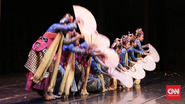 Aksi Penari Cilik di Dance Carnival Jakarta 2017