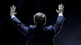 Macron: Bocah Kemarin Sore yang Jadi Presiden
