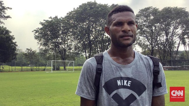 Komdis PSSI menjatuhkan sanksi terhadap Marinus Manewar dan Galih Sudaryono, serta panpel Persija dan Persegres Gresik United.