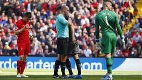 Milner Minta Maaf pada Suporter Liverpool