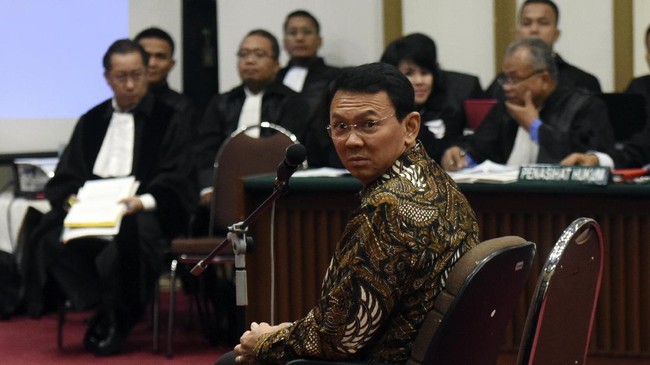 Putusan Buni Yani dinilai tak bisa menjadi dasar bagi Ahok mengajukan Peninjauan Kembali karena belum incracht atau berkekuatan hukum tetap.