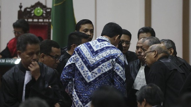 Setara Insititute menilai vonis dua tahun penjara yang diberikan kepada Ahok dalam kasus penodaan agama didasarkan pada motif politik dan tekanan massa.