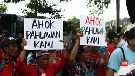 Kecewa dengan Vonis, Massa Tuntut Pembebasan Ahok