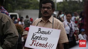 Pita Hitam dan Tagar #Ahok yang Mendunia