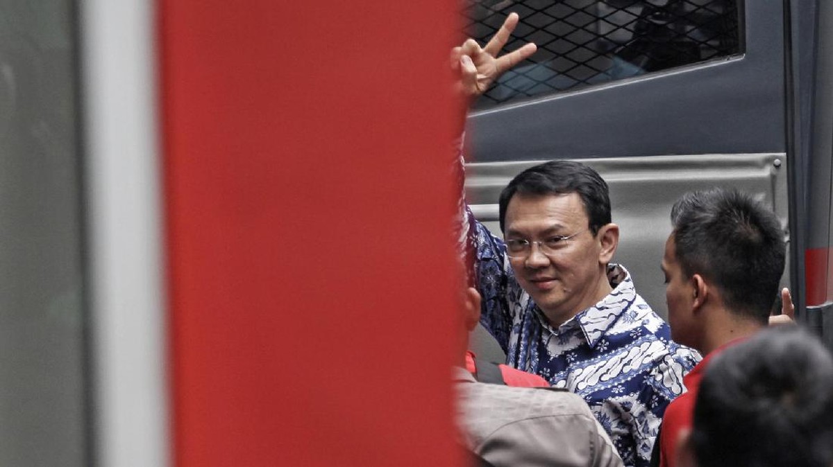 Luapan Cinta Ahokers di Rutan Cipinang