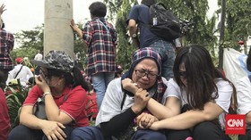 Tangis yang Pecah untuk Vonis 2 Tahun Penjara Ahok