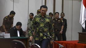 Ahok Mundur sebagai Gubernur Jakarta untuk Redam Gejolak