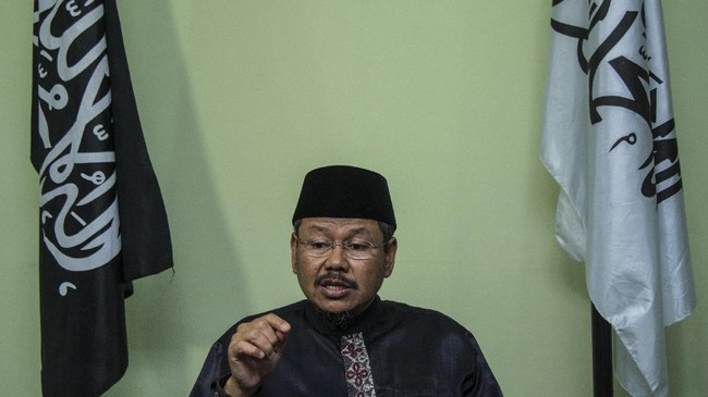 Jubir HTI Ismail Yusanto menduga ada peran kontra intelijen yang berusaha menggiring opini bahwa gerakan #2019GantiPresiden bukan murni aspirasi rakyat.