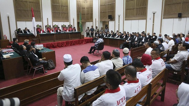 Mereka yang mendapatkan promosi adalah Dwiarso Budi Santiarto, Jupriyadi dan Abdul Rosyad. MA membantah hal itu terkait dengan perkara Ahok.