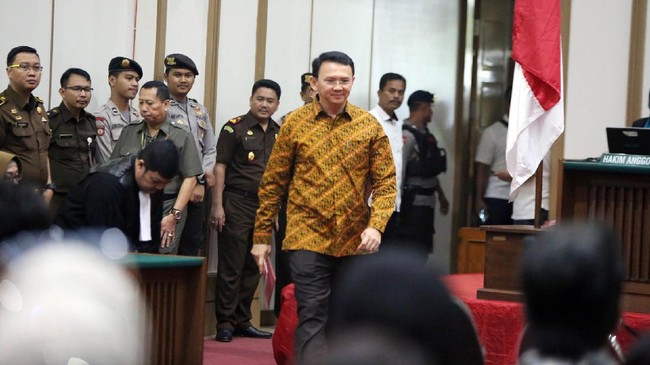 Gerakan Nasional Pengawal Fatwa MUI mengapresiasi majelis hakim yang memvonis Ahok selama dua tahun penjara dan menyebutnya sebagai takdir baik.
