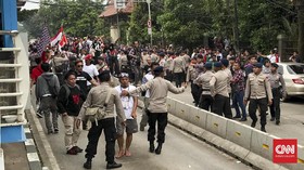 Polisi Izinkan Massa Pro Ahok Konvoi ke Rutan Cipinang