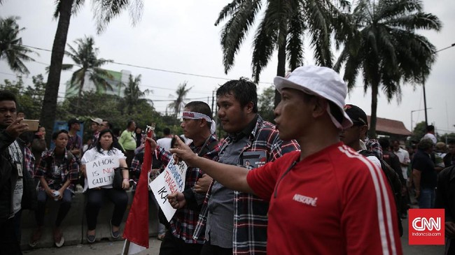 Para pendukung Ahok akan melakukan aksi jalan kaki menuju Rutan Cipinang dan mendapatkan pengawalan oleh aparat keamanan.