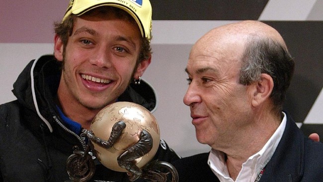 Carmelo Epzeleta bersyukur Valentino Rossi belum tiba di Sirkuit Motorland Aragon jelang MotoGP Aragon 2020 dan tidak menularkan virus corona.