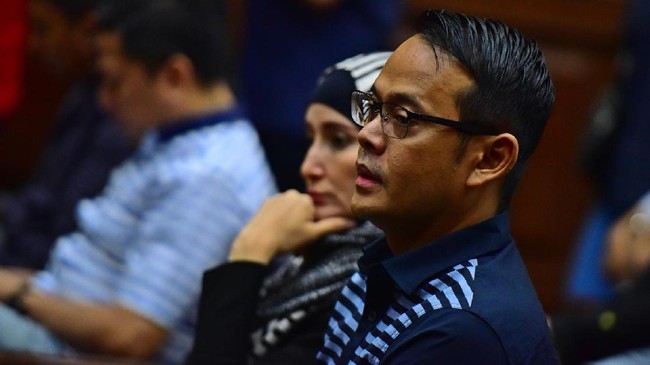 Direktur Utama PT Merial Esa Fahmi Darmawansyah mengaku rugi setelah berbisnis dengan terdakwa kasus korupsi Badan Keamanan Laut (Bakamla) Fayakhun Andriadi.